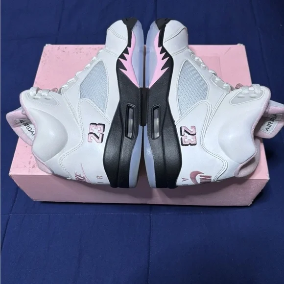Jordan 5 Retro Medium Soft Pink 2025 Size 9 - Picture 2 of 9